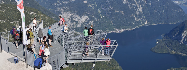 The viewing platform gets its name from its hand shape, and is accessible free of charge.