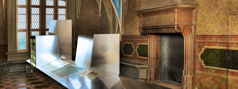 The modern permanent exhibition impressively illustrates the architectural history, use, and significance of the castle.