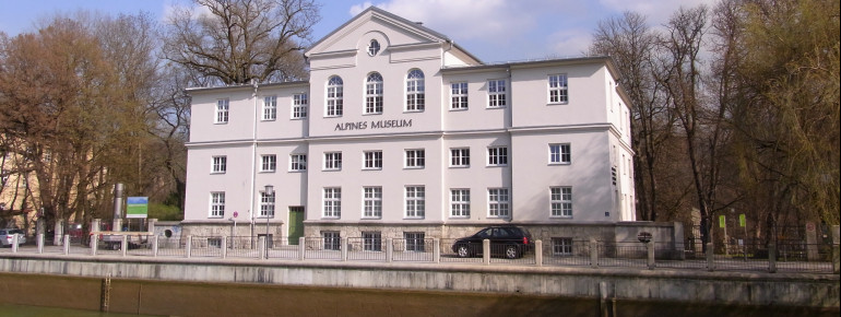 The Alpine Museum is located right above river Isar.