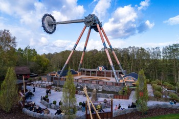 Denmark's largest swing ride is the Tigeren.