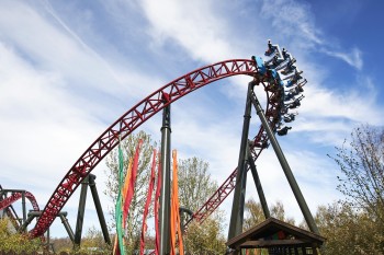 In the DrageKongen you hang in the seats, making the ride even more exciting.