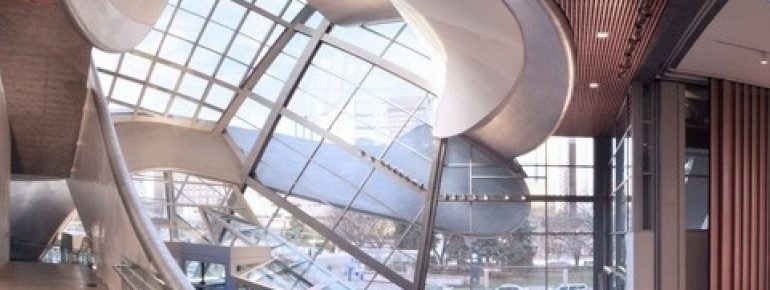 The phenomenal interior of the Art Gallery