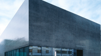 The museum&#39;s black cube building will get a white sibling cube in 2015