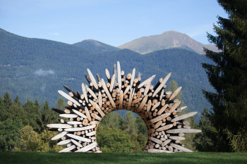 "Land Art" opens up a view of the surrounding mountain panorama.