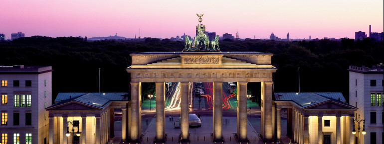 Brandenburg Gate by night.