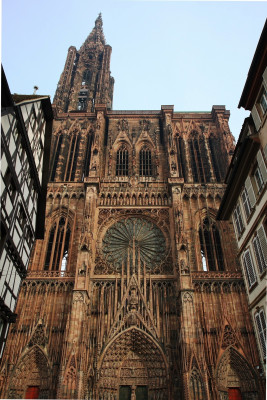 The cathedral&#39;s facade to the west