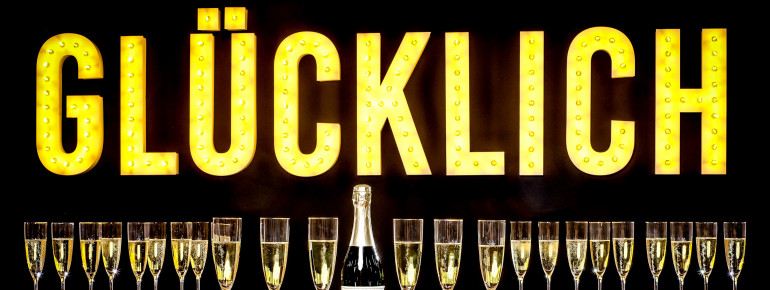 Start with some bubbly.