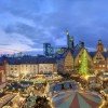 Frankfurt&#39;s Christmas market is surrounded by a beautiful historical scenery