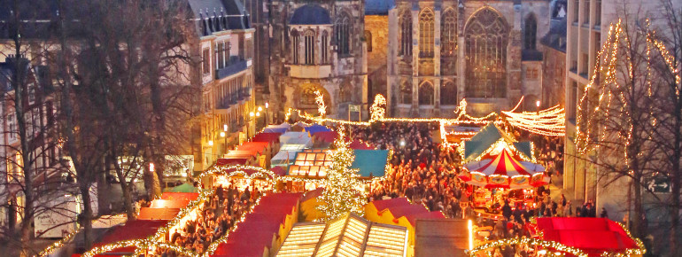 Katschhof square is the heart of Aachen's Christmas market.