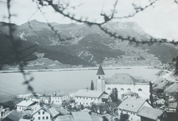 The village of Graun before the damming of the lake.