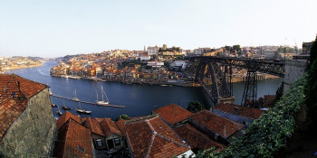 The Dom Luís Bridge connects Porto with the town of Villa Nova de Gaia.