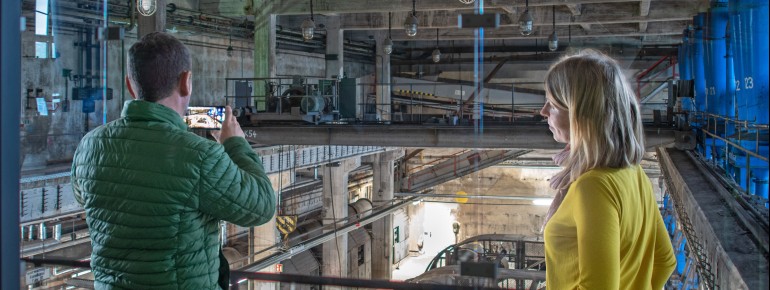 You have a great view over the exhibition from the upper gallery.