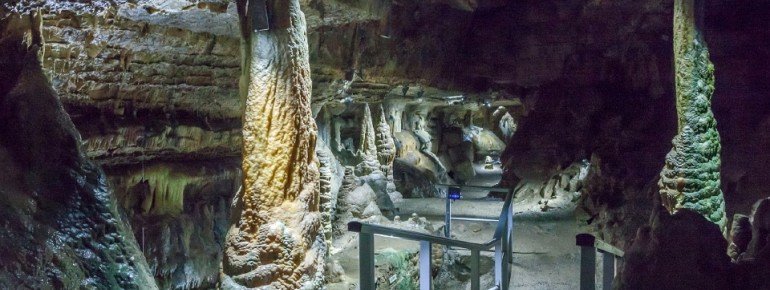 Visit the fascinating world of stalactites.