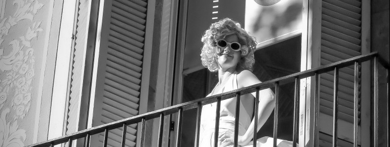 The most impressive way to discover the museum is a guided tour lead by Marylin Monroe.