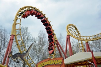 Boomerang features forward as well as backward rides.