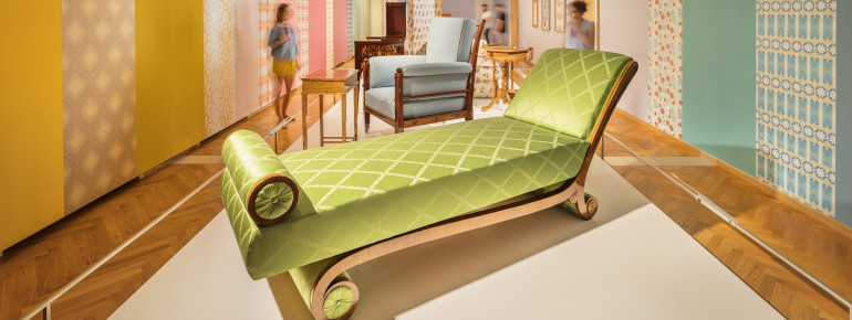 The resting bed comes from the flat of Crown Prince Ferdinand from 1831 and can be admired in the Empire Hall.