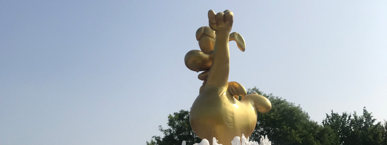 Mascot Prezzemolo is omnipresent at Gardaland.