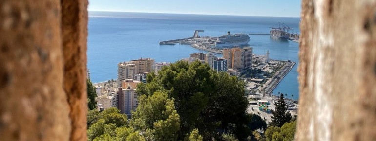 At 135 meters above sea level, hidden panoramic views over the city await.