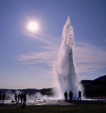The fountain of Strokkur geyser.