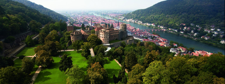 The Baroque gardens of Heidelberg Castle are only visible in traces.