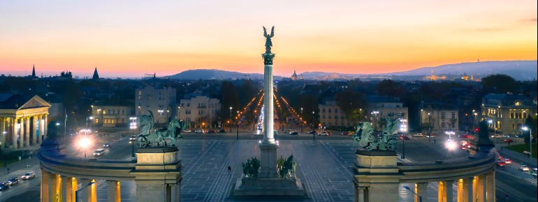 Heroes' Square in the golden light of dusk.