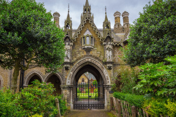 Highgate Cemetery is arguably the most beautiful cemetery of the Magnificent Seven.