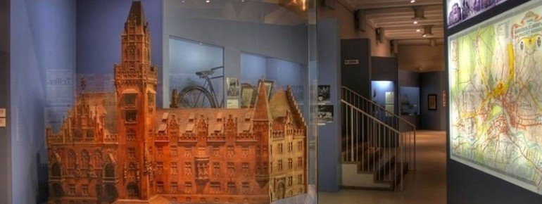 Model of Saarbrücken's town hall.
