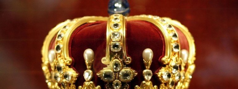 The crown of king Wilhelm II is one of the main attractions of the castle.