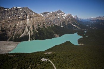The turquoise-blue Lake Peyto lies directly at the Icefields Parkway