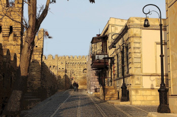 Old street in Icheri Sheher