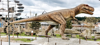 Ten life-size dinosaurs are waiting for you in the new DINO World!