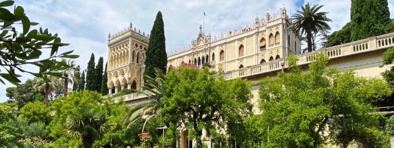 View of the Venetian villa in the middle of the English garden