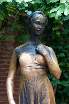 Caressing Juliet's bronze statue's right breast is said to bring luck in love.
