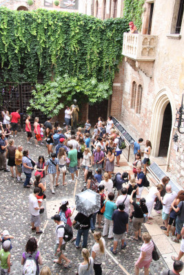 Biggest attraction in Verona: visiting Juliet's house you are always surrounded by tourists.