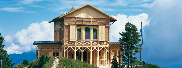 King Ludwig II of Bavaria had the Königshaus am Schachen built between 1869 and 1872.