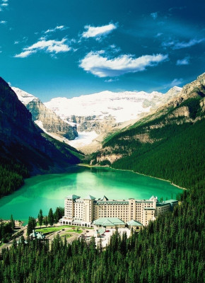 Hotel in front of the picturesque landscape scenery Lake Louise