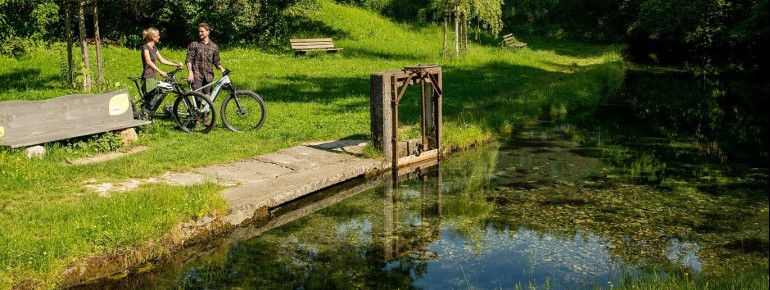 The Lauter spring is nestled in a well-maintained park right next to the historic monastery walls.