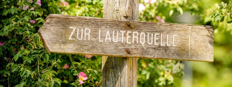 In the middle of charming Offenhausen, the Große Lauter rises from its clear spring basin.