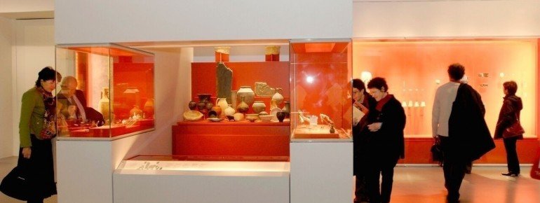 Discovering historic artefacts in the Museum of Brittany