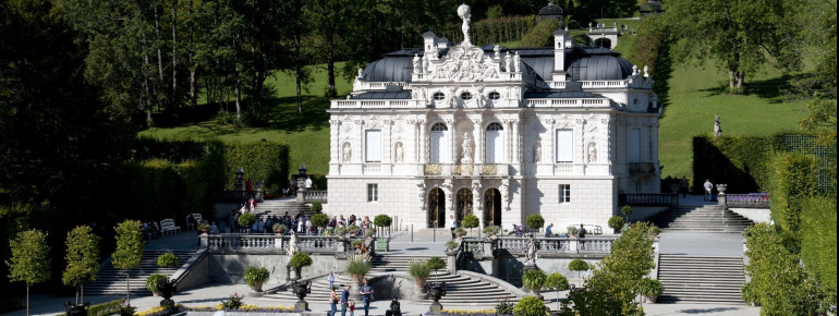 The exterior view of Linderhof Palace.