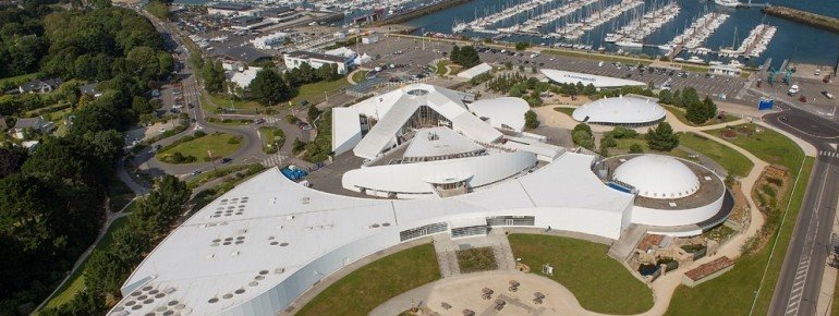 A view to the Océanopolis from the air