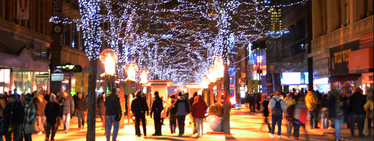 At night, horse-drawn carriages and pedicabs carry its guests up and down the street.