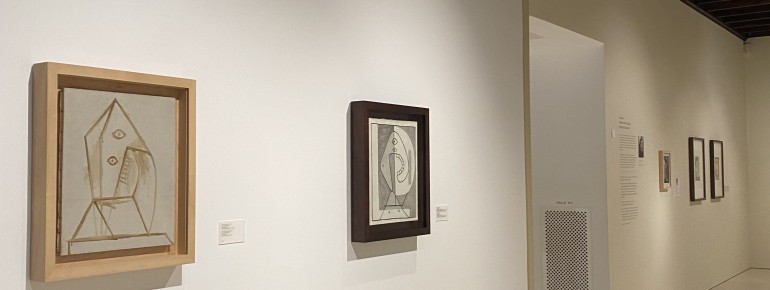 The museum welcomes over 600,000 visitors each year.