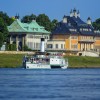 You can reach the castle in style by taking the excursion boat via the picturesque castle harbor.