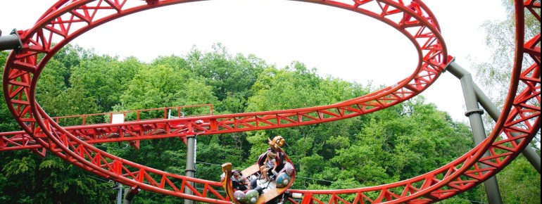 Pure action in the rotating roller coaster Vicky The Ride