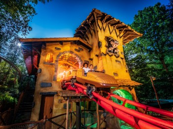 The Smurfling takes you on a wild ride through Gargamel's castle.