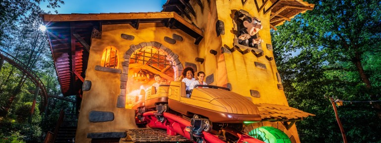 The Smurfling takes you on a wild ride through Gargamel's castle.