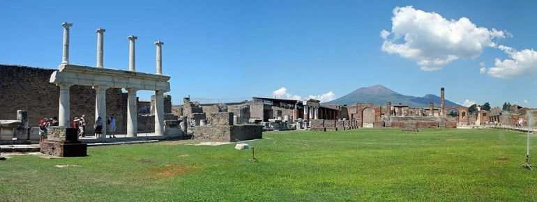 The famous forum of Pompeii