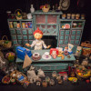 Stars on strings: "die Kiste" is home to the famous puppets since 2001, one of them being shop owner Ms Waas.