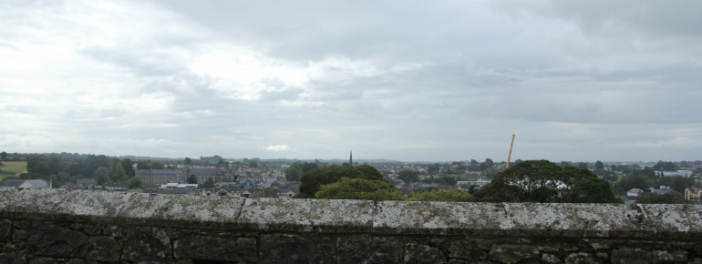 From the Rock of Cashel you also have a good overview of the city of Cashel.